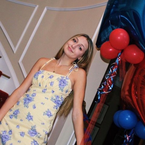 Meet your Posher, Abby - Picture 1 of 1